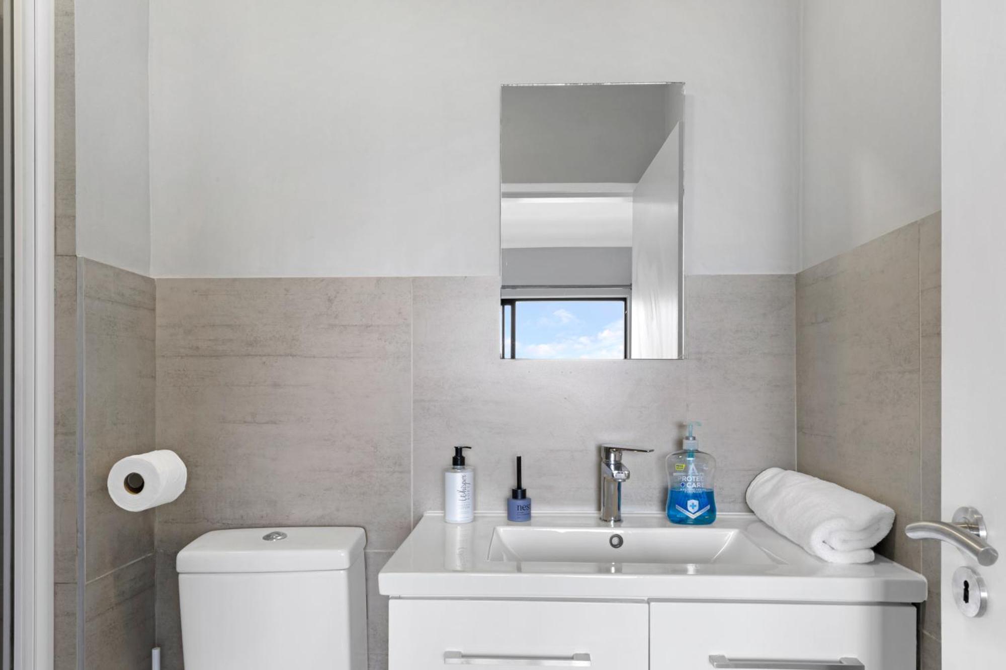 Two Bedroom Luxury Apartment, Century - Backup Power Kapstadt