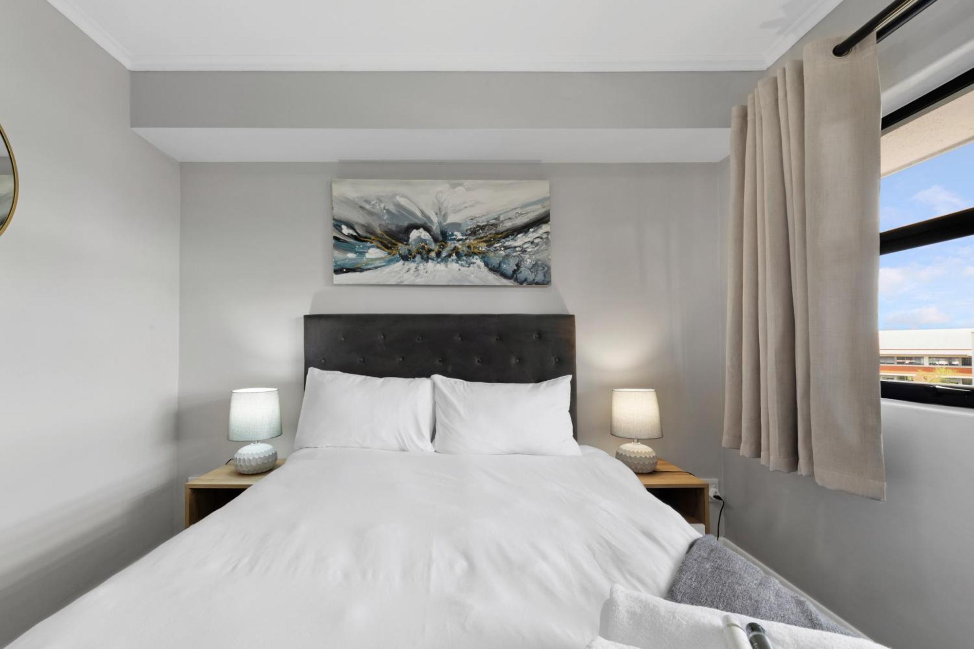 Two Bedroom Luxury Apartment, Century - Backup Power Apartment Kapstadt