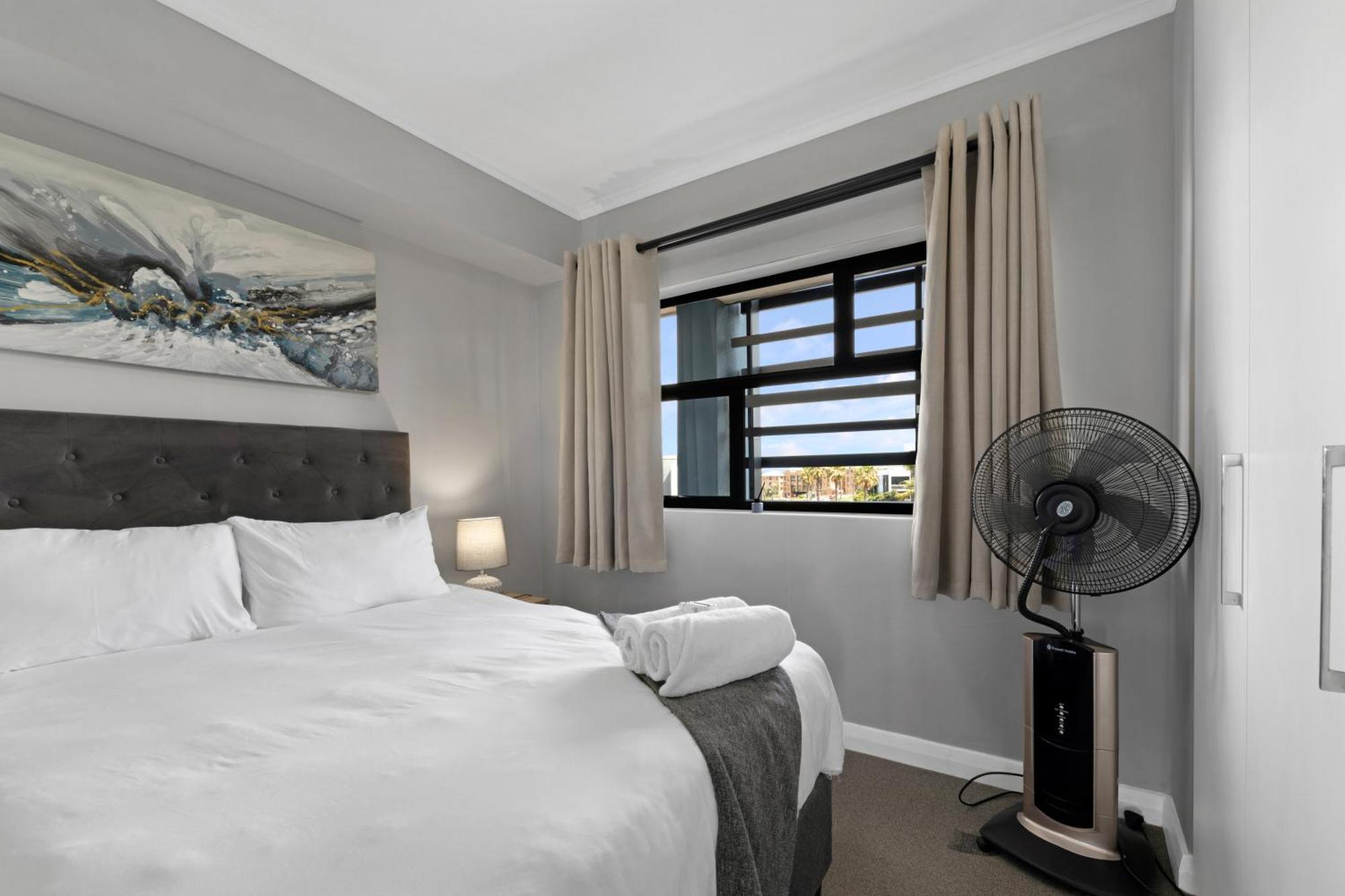 Apartment Two Bedroom Luxury Apartment, Century - Backup Power Kapstadt