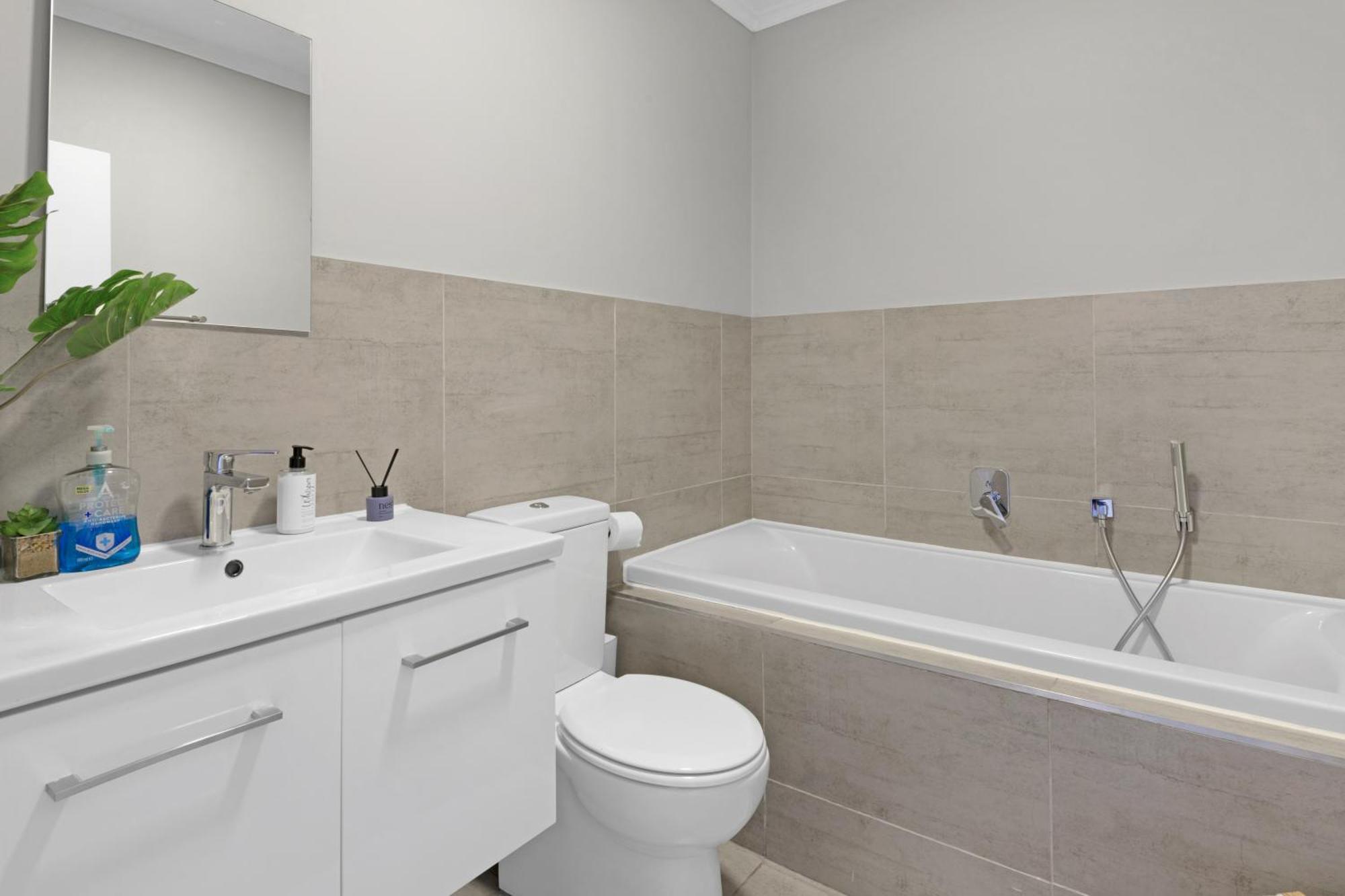 Two Bedroom Luxury Apartment, Century - Backup Power Apartment Kapstadt