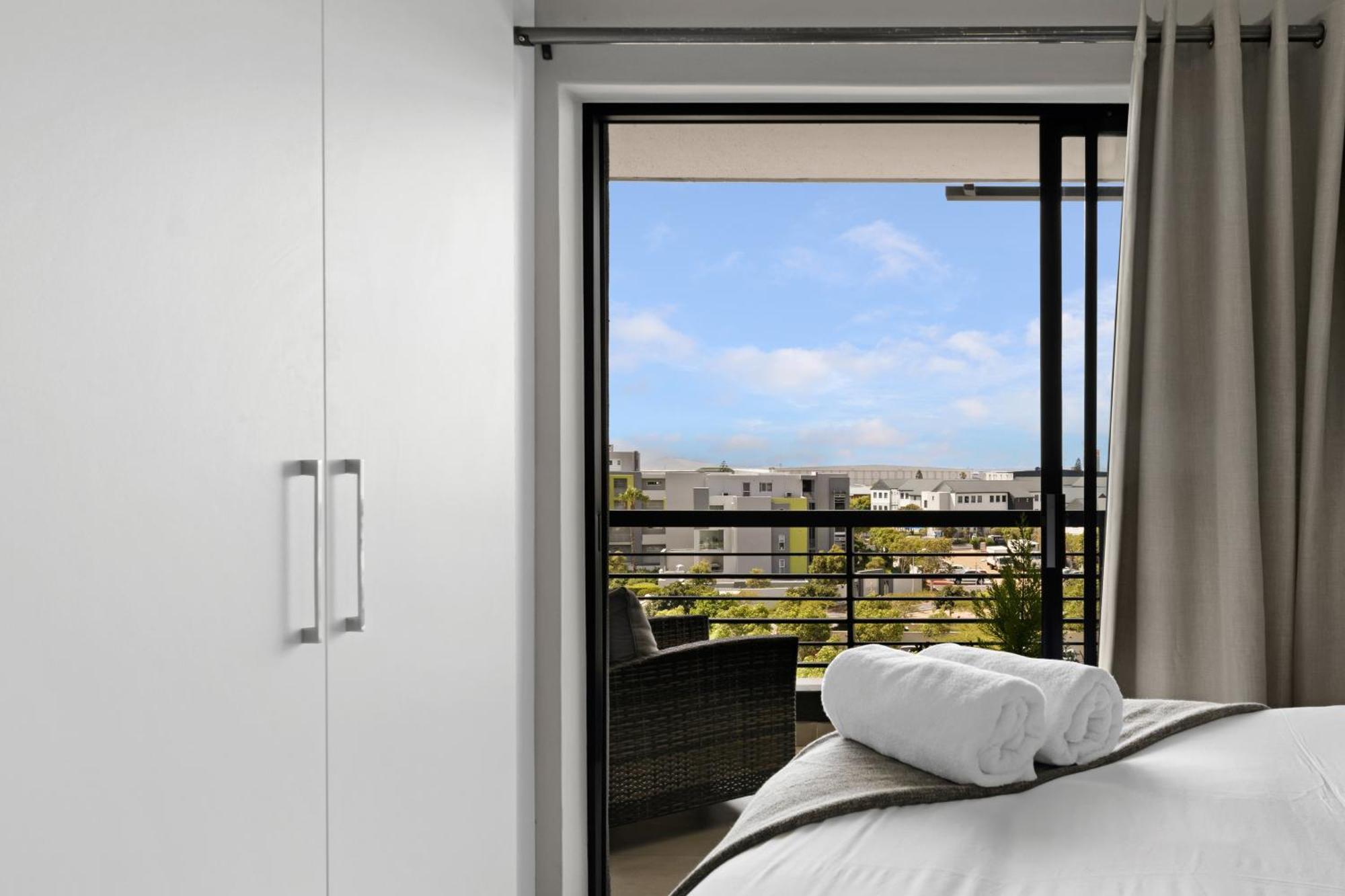 Apartment Two Bedroom Luxury Apartment, Century - Backup Power Kapstadt