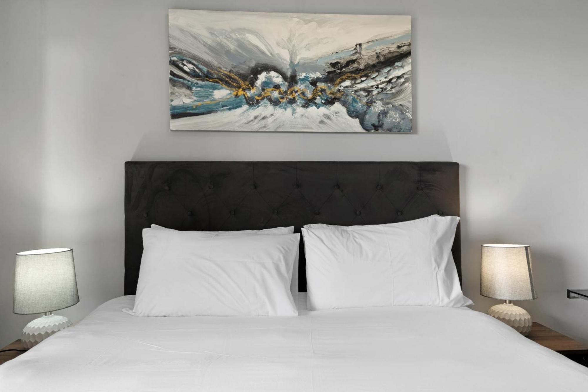Two Bedroom Luxury Apartment, Century - Backup Power Appartement